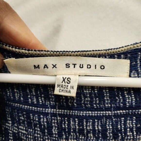 Max Studio Womens Fit & Flare Dress XS Navy Printed Smocked Sleeveless BOHO - Picture 4 of 8